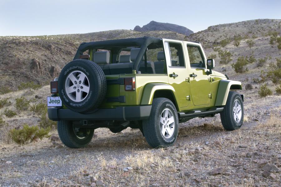  Jeep Wrangler Sahara Unlimited 2006 года  (фото 37 из 121)